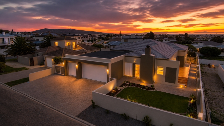 4 Bedroom Property for Sale in Country Club Western Cape